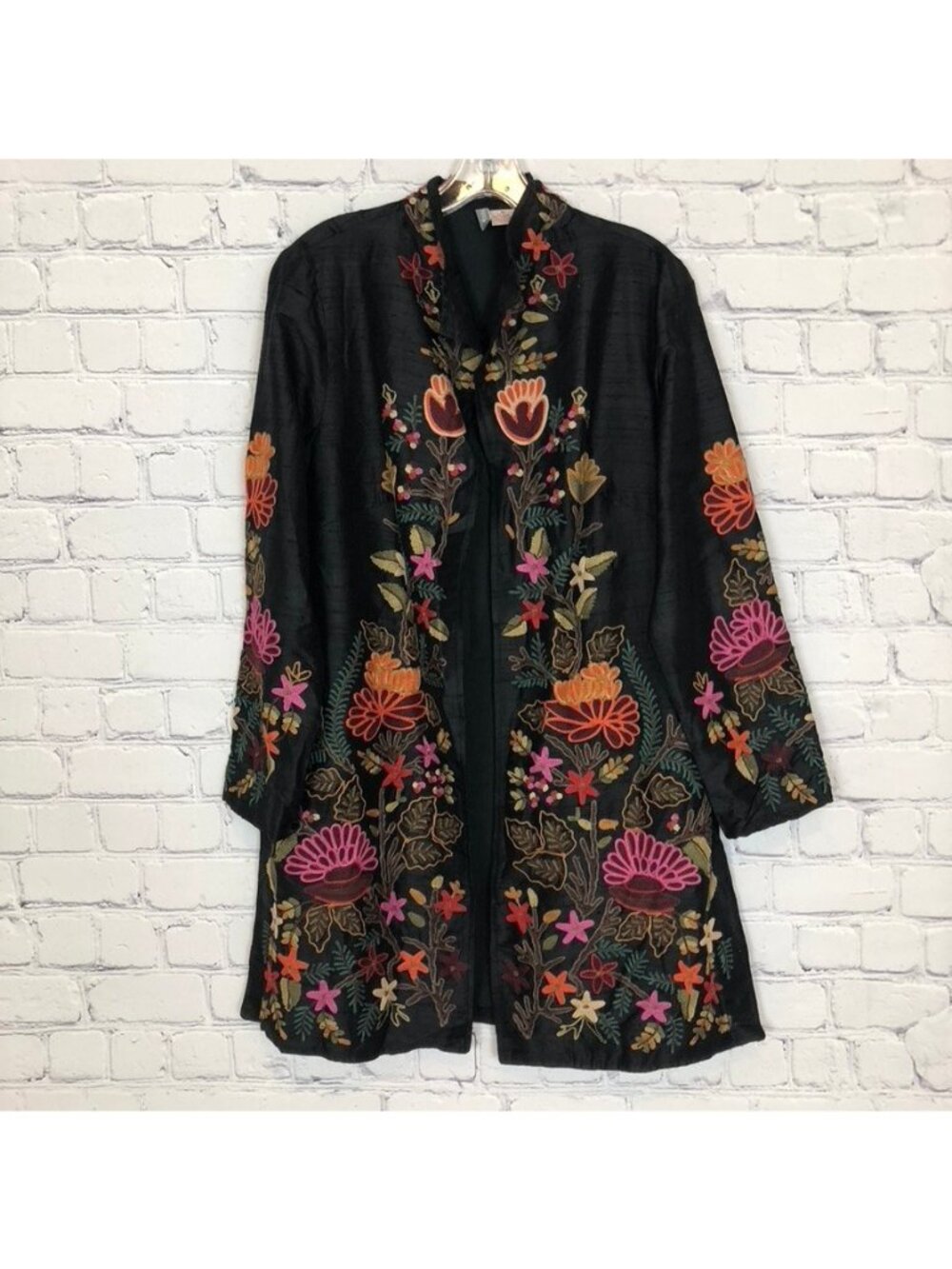 Anu 100% Silk Black Floral Embroidered Jacket Size M